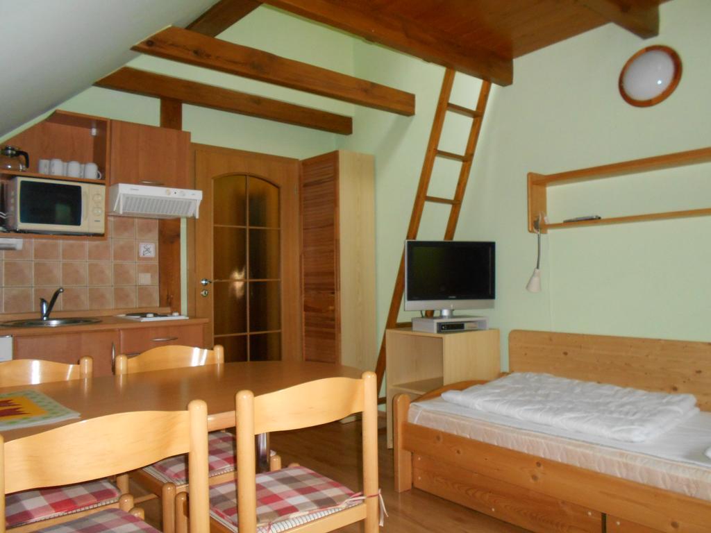 Apartmany Base Camp Zelezna Ruda Exterior photo